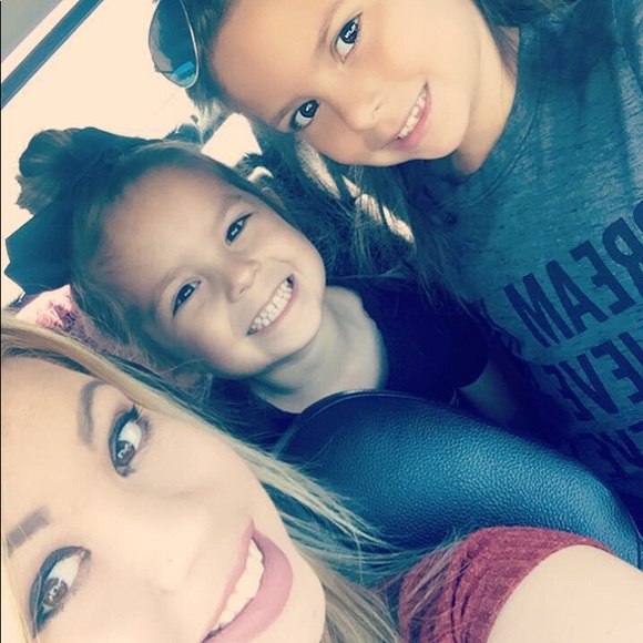 Meet your Posher, Brandy - Picture 5 of 6